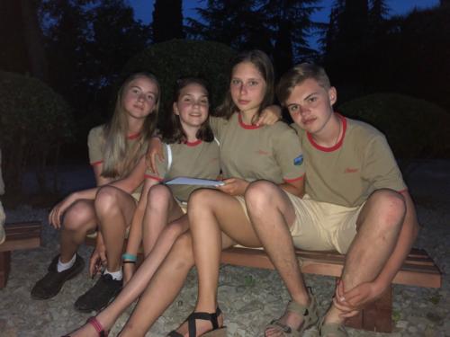 IMG-f9526138a7d6945b58b9461892eca5ed-V